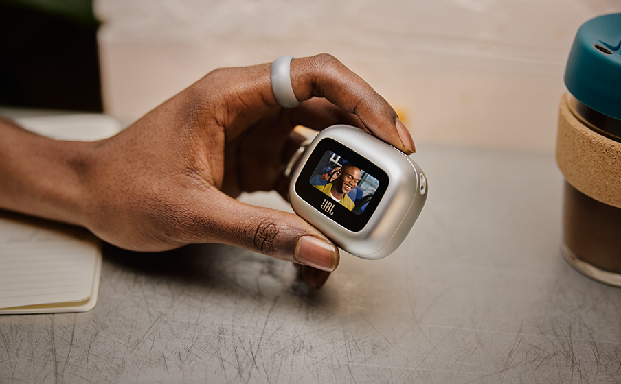 Pr&aacute;ctica Smart Charging Case&trade; para un control sin necesidad de aplicaciones