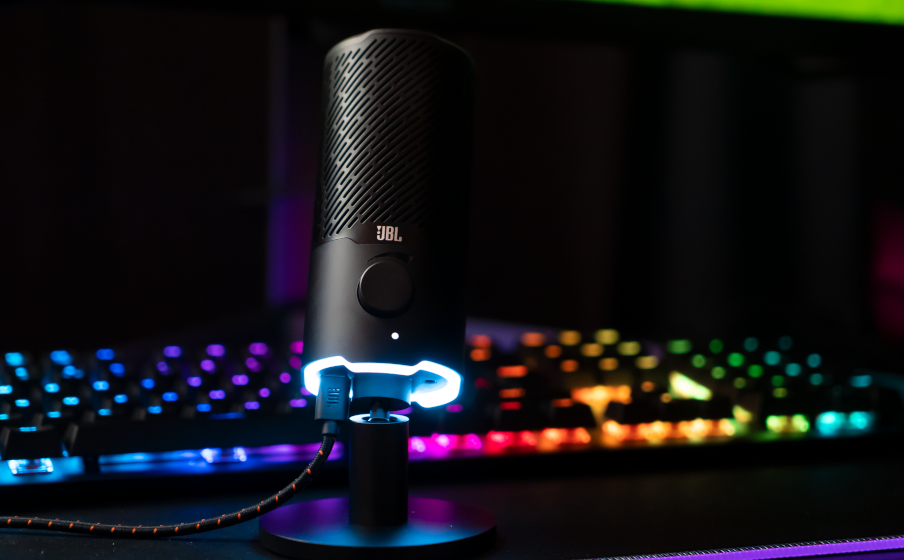 Tecnología JBL para un streaming de voz perfecto